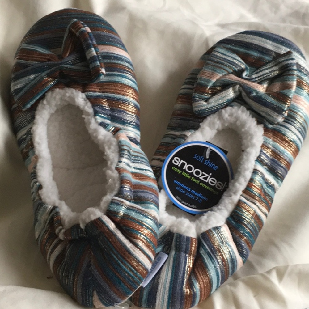Soft Shine women’s blue Snoozies size7-8.